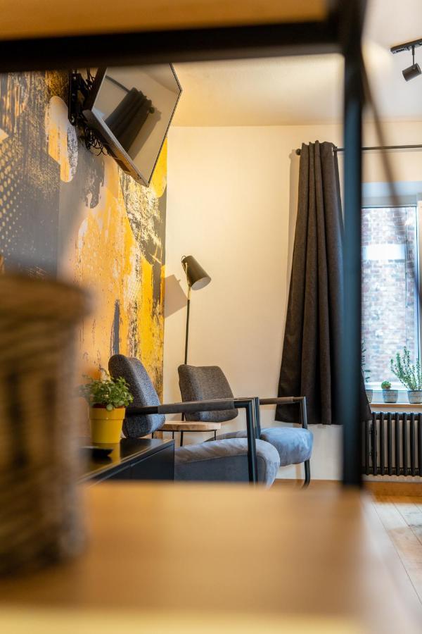 Ardenne Bnb Gite Urbain Avec Terrasse マルシュ・アン・ファメンヌ エクステリア 写真