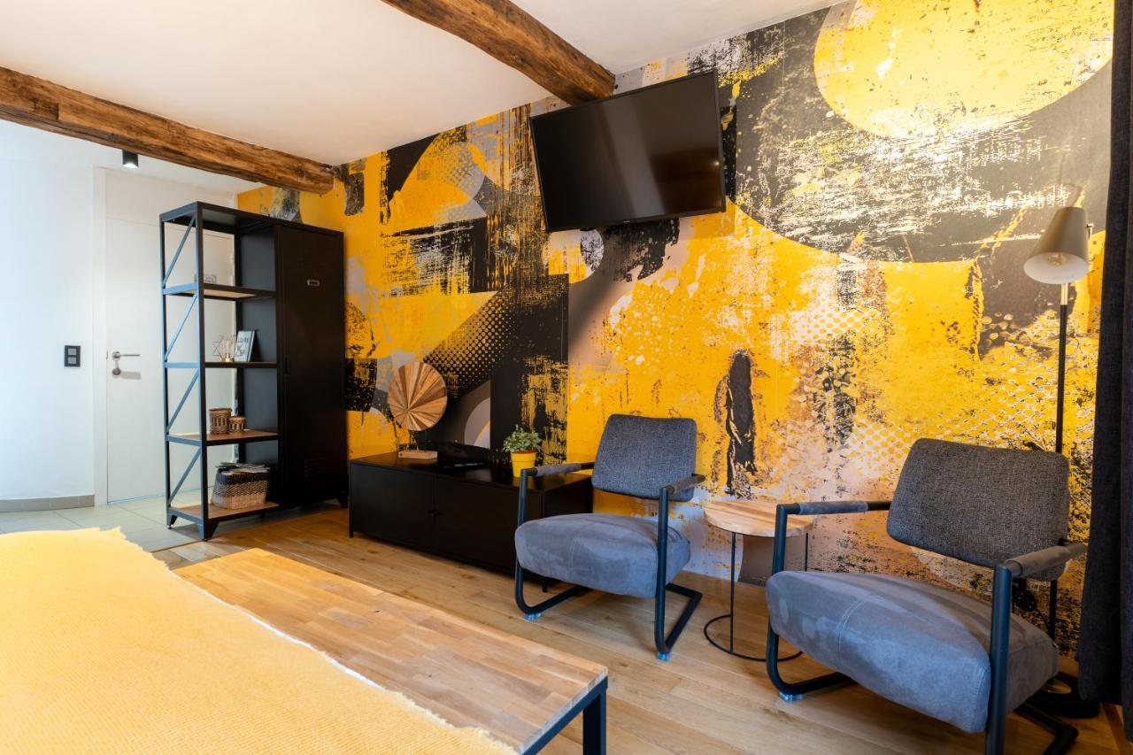 Ardenne Bnb Gite Urbain Avec Terrasse マルシュ・アン・ファメンヌ エクステリア 写真