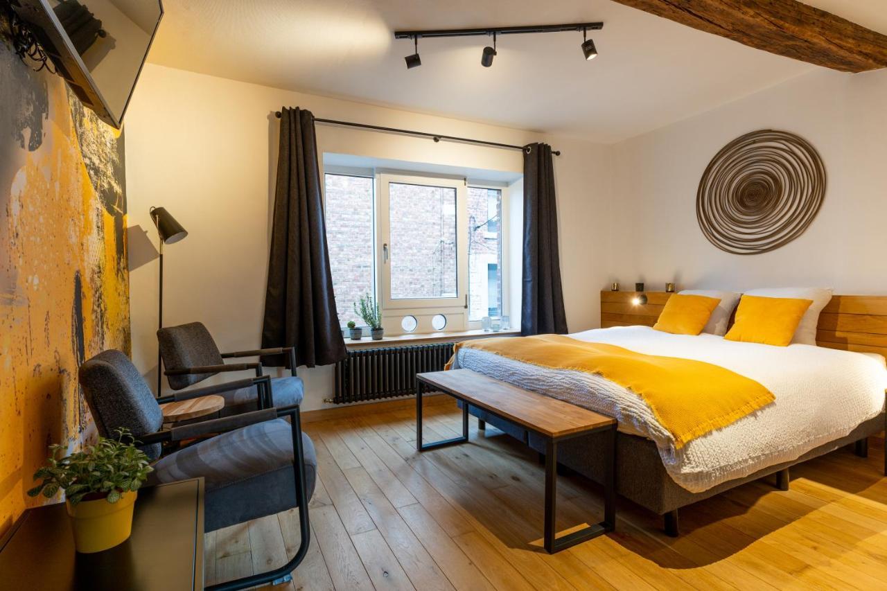 Ardenne Bnb Gite Urbain Avec Terrasse マルシュ・アン・ファメンヌ エクステリア 写真