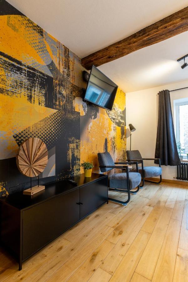 Ardenne Bnb Gite Urbain Avec Terrasse マルシュ・アン・ファメンヌ エクステリア 写真