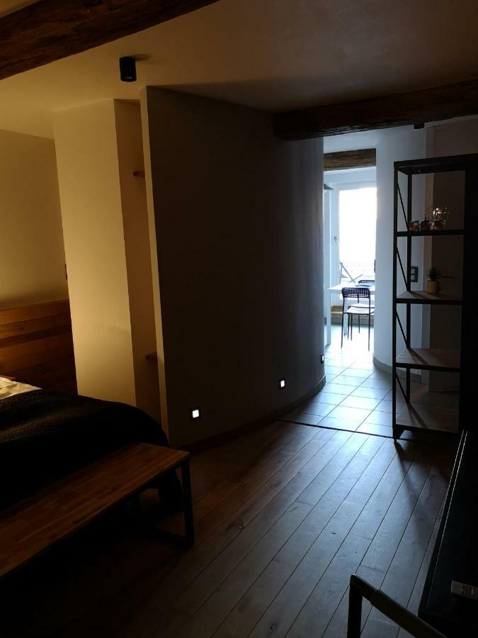 Ardenne Bnb Gite Urbain Avec Terrasse マルシュ・アン・ファメンヌ エクステリア 写真